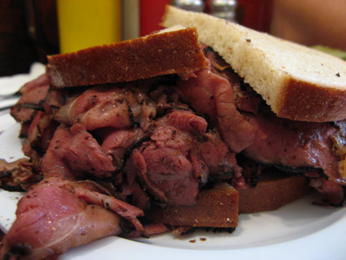 http://www.vipnyc.org/wp-content/uploads/2007/08/eisenbergs-pastrami.jpg