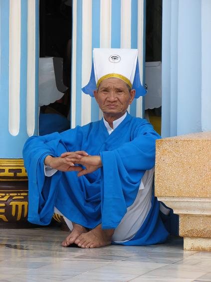 Cao Dai clergy