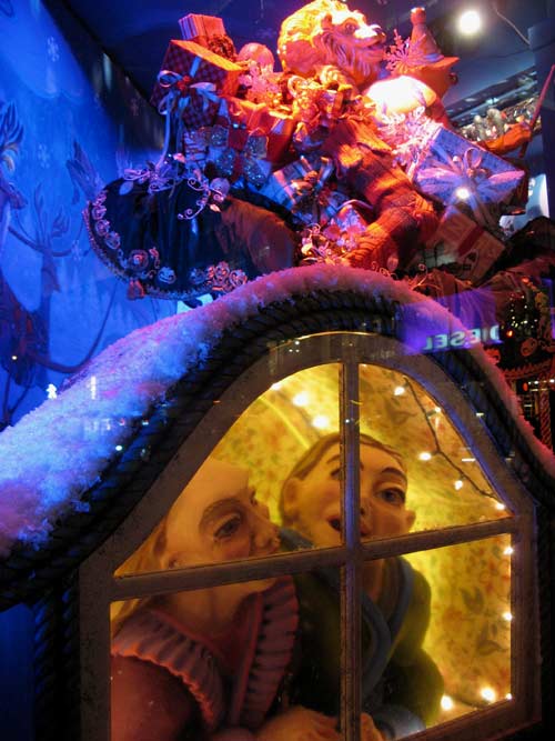 Bloomies Xmas Window