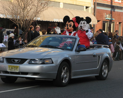 Minnie and faux Mickey