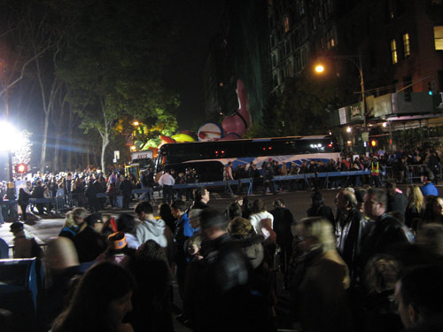 Balloon infation crowds