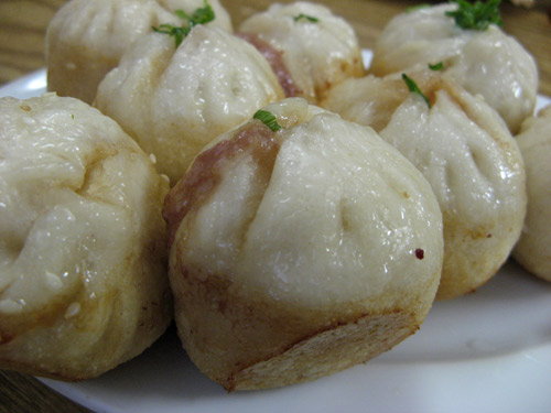 Moon House bao